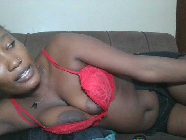 Missprettygal live cam on BongaCams