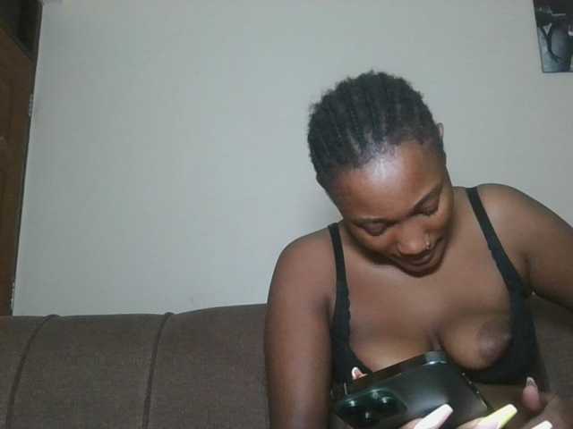 Missprettygal live cam on BongaCams