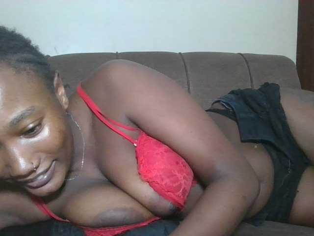 Missprettygal live cam on BongaCams