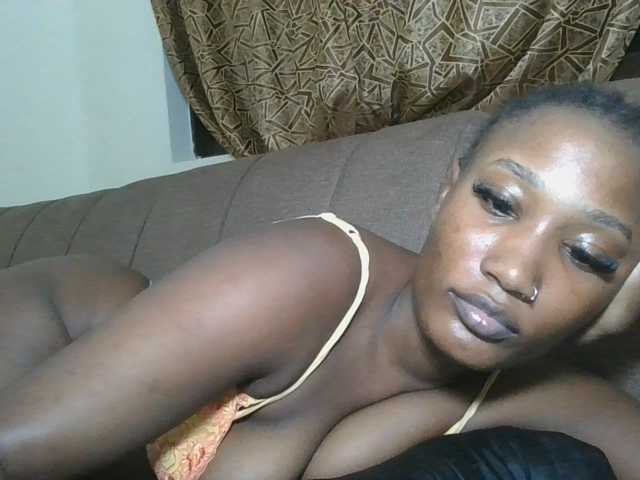 Missprettygal live cam on BongaCams