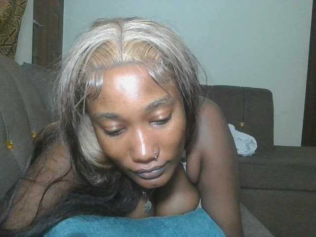 Missprettygal live cam on BongaCams
