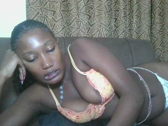 Missprettygal live cam on BongaCams