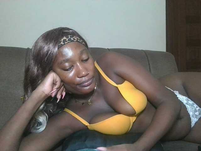 Missprettygal's BongaCams show and profile