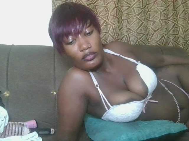 Missprettygal live cam on BongaCams