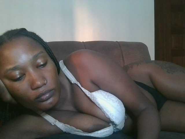 Missprettygal live cam on BongaCams