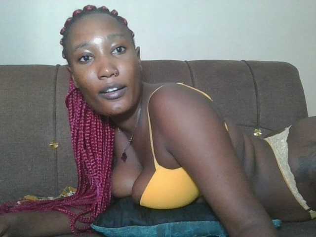Missprettygal live cam on BongaCams