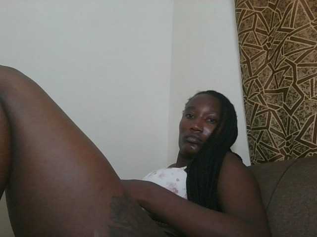 Missprettygal live cam on BongaCams