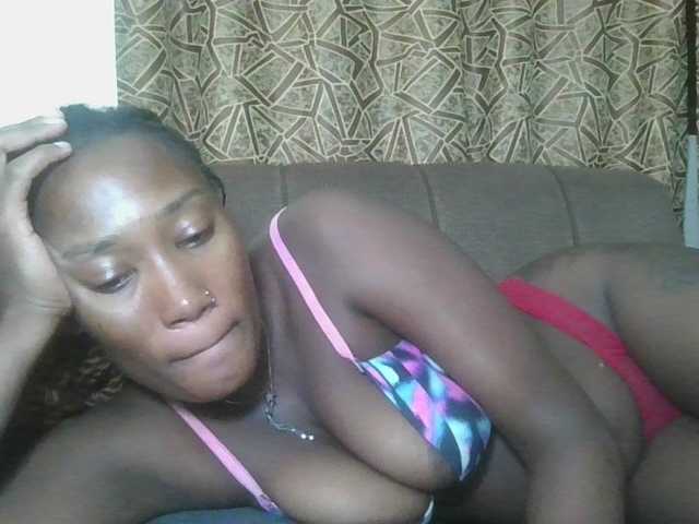 Missprettygal live cam on BongaCams