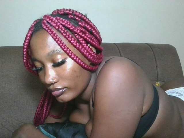 Missprettygal live cam on BongaCams