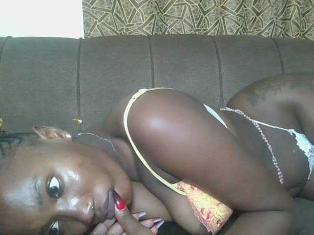 Missprettygal live cam on BongaCams