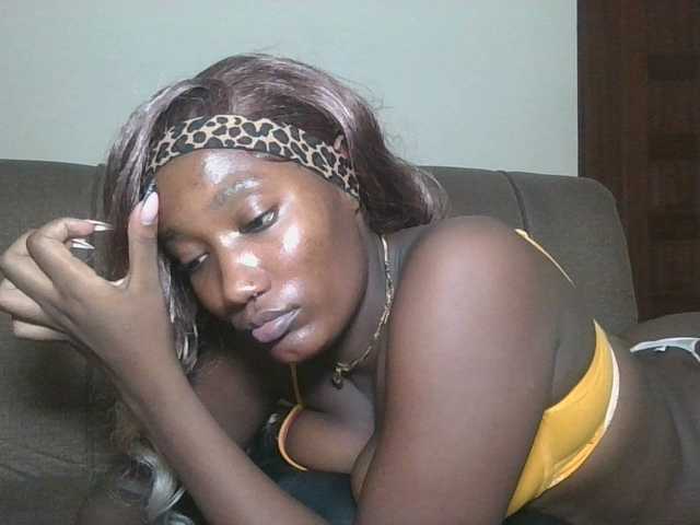 Missprettygal's BongaCams show and profile