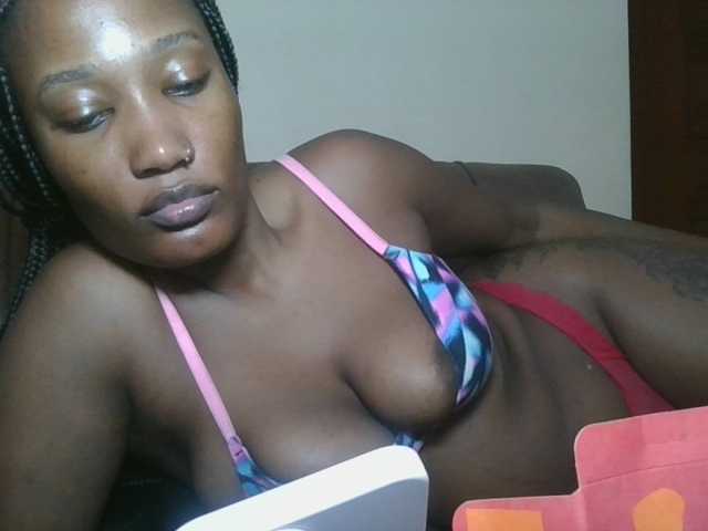 Missprettygal live cam on BongaCams