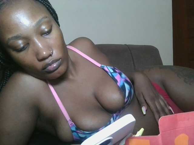 Missprettygal live cam on BongaCams
