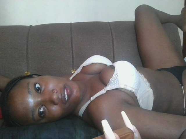 Missprettygal live cam on BongaCams
