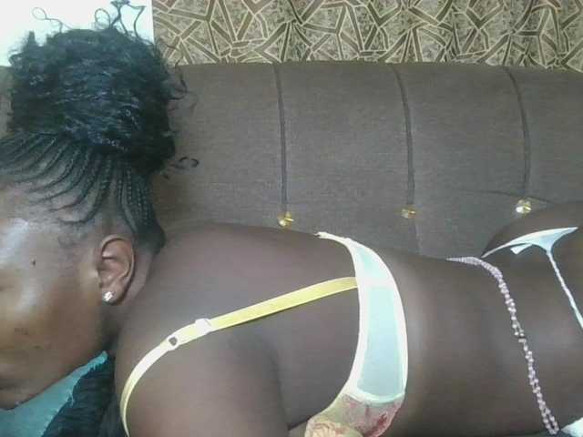 Missprettygal live cam on BongaCams