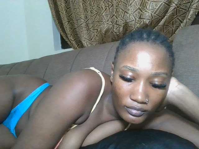 Missprettygal live cam on BongaCams
