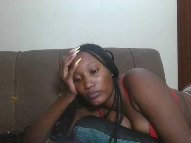 le modèle Missprettygal est en webcam porno dans un show sur le site bongacams, il possède les tags suivants: Ebony,Brunette,Trimmed