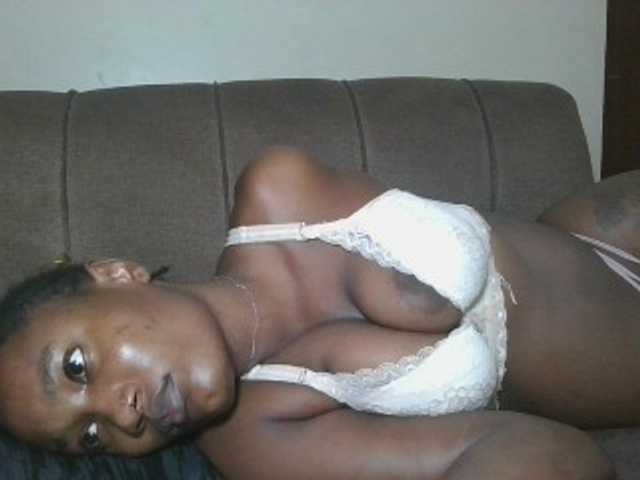 Missprettygal live cam on BongaCams