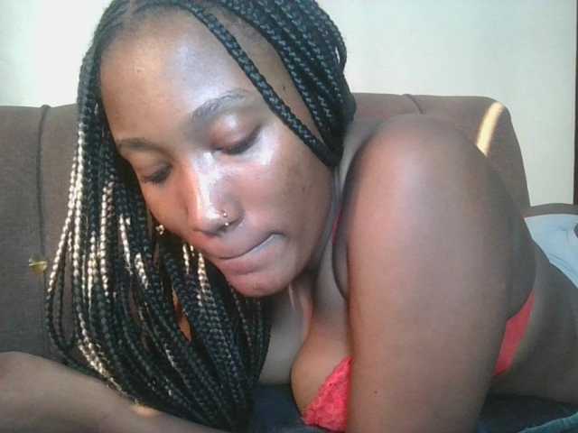 Missprettygal live cam on BongaCams