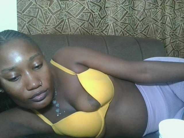 Missprettygal live cam on BongaCams