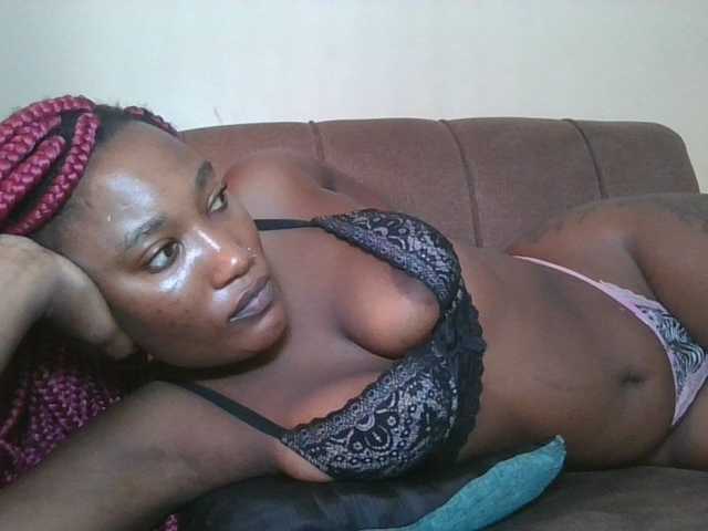 Missprettygal live cam on BongaCams