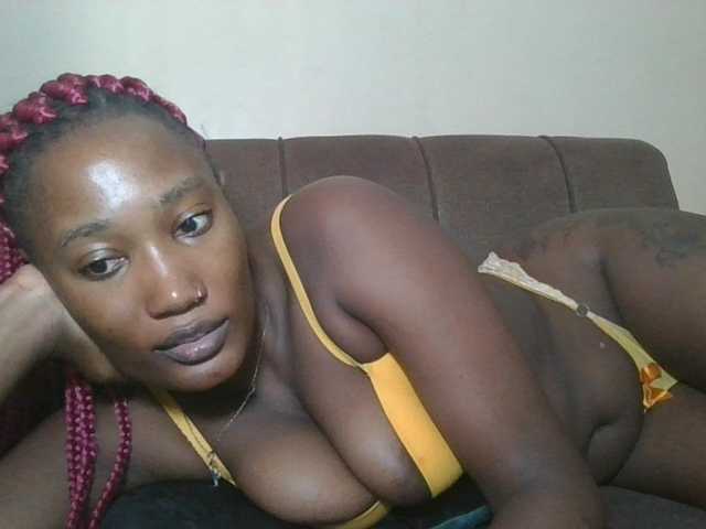 Missprettygal live cam on BongaCams