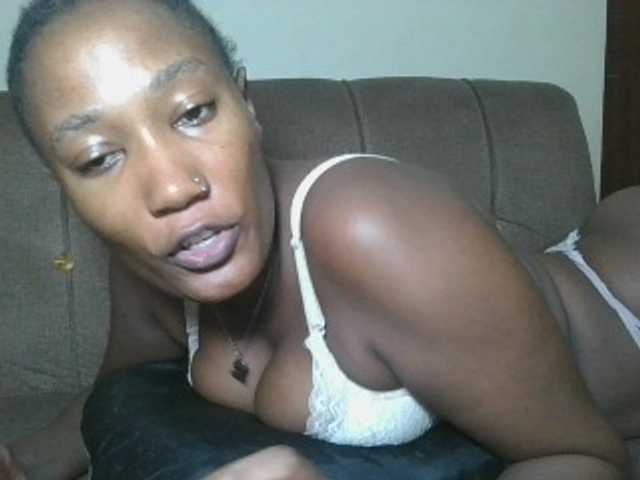 Missprettygal live cam on BongaCams