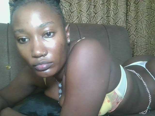 Missprettygal live cam on BongaCams