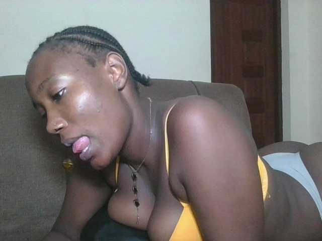 Missprettygal's BongaCams show and profile