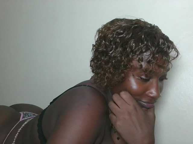 Missprettygal live cam on BongaCams