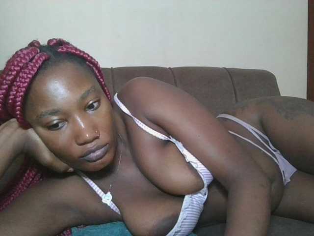 Missprettygal live cam on BongaCams