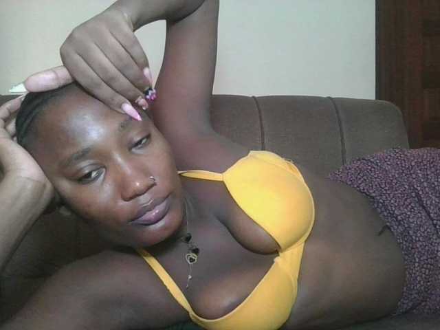 Missprettygal's BongaCams show and profile