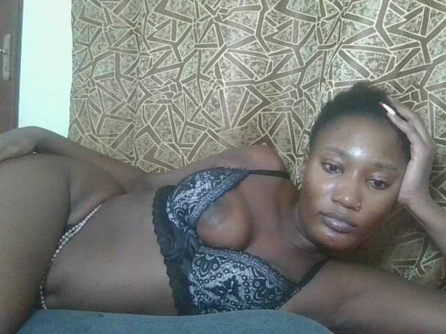 Missprettygal live cam on BongaCams