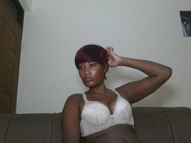 Missprettygal live cam on BongaCams
