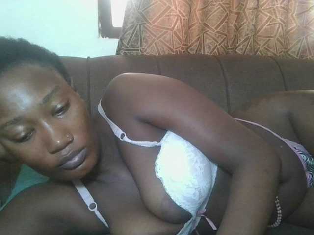 Missprettygal live cam on BongaCams