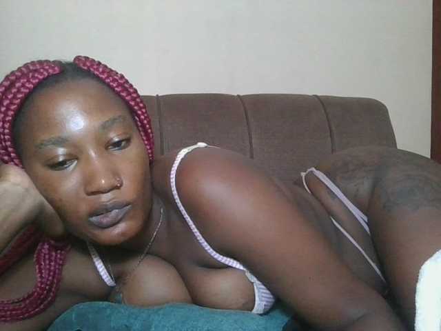 Missprettygal live cam on BongaCams