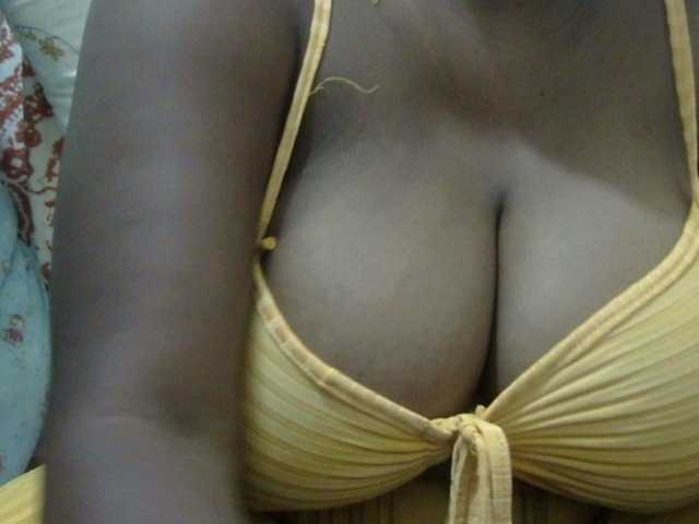 big-tirries webcam bongacams model stream image