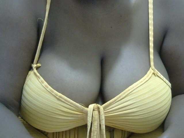 big-tirries live cam on BongaCams