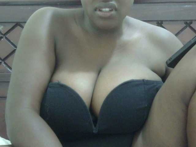 big-tirries live cam on BongaCams