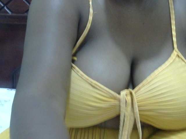 big-tirries live cam on BongaCams