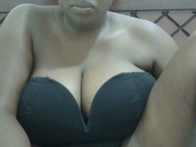 big-tirries live cam on BongaCams
