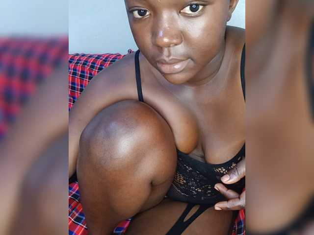 Hottiequeen live cam on BongaCams