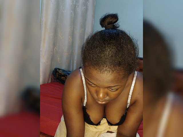 Hottiequeen live cam on BongaCams