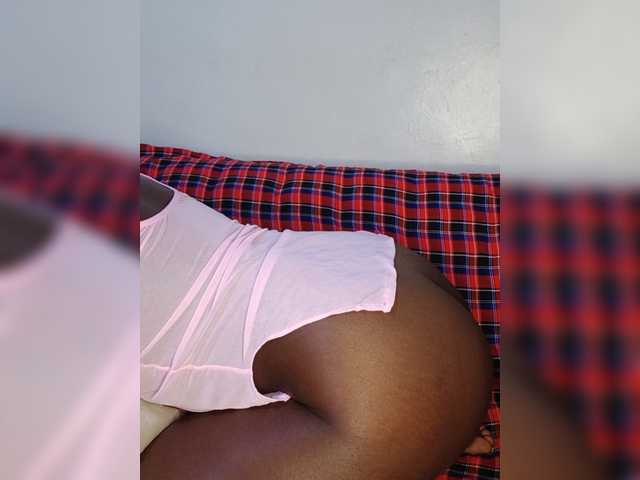 Hottiequeen live cam on BongaCams