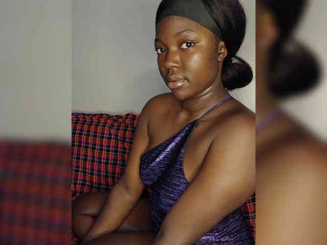 Hottiequeen webcam
