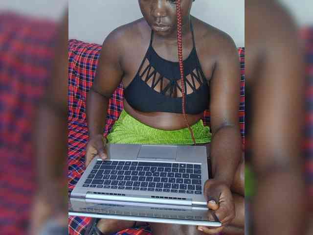 Hottiequeen webcam