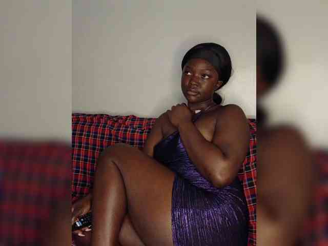 Hottiequeen webcam
