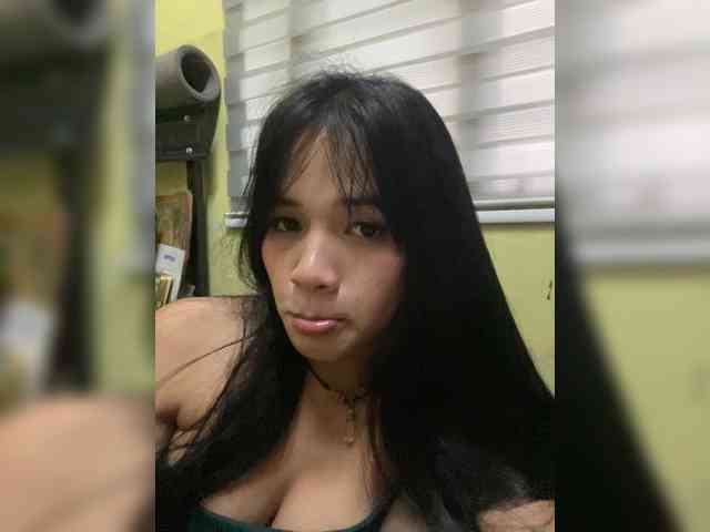 FRESHyoungBHEA Live Webcam on BongaCams
