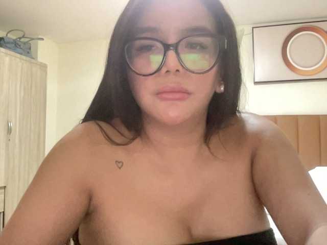 HOTFILIPINAHUGEBOOBS live cam on BongaCams