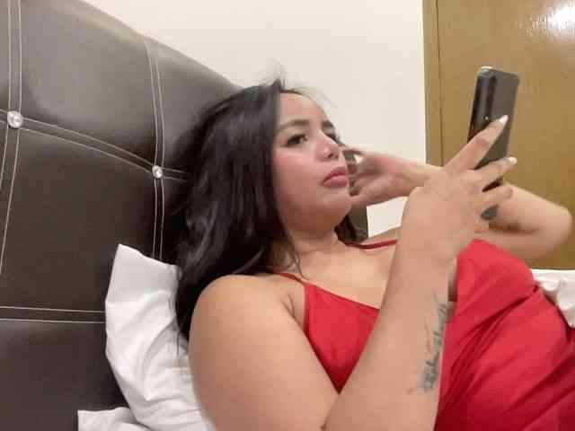 HOTFILIPINAHUGEBOOBS webcam